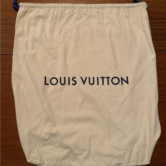 Louis Vuitton Blue Taurillon NBA Christopher Backpack MM (new) - Picture 6 of 6